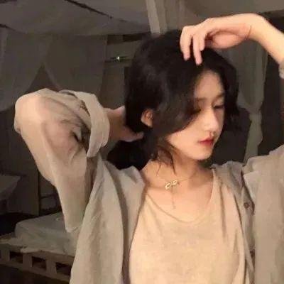 三个盗贼和狮子